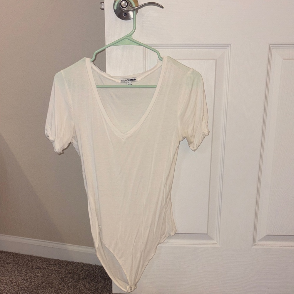 Fashion Nova Cream V-Neck Bodysuit